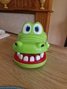tooth bitting crocodile toy