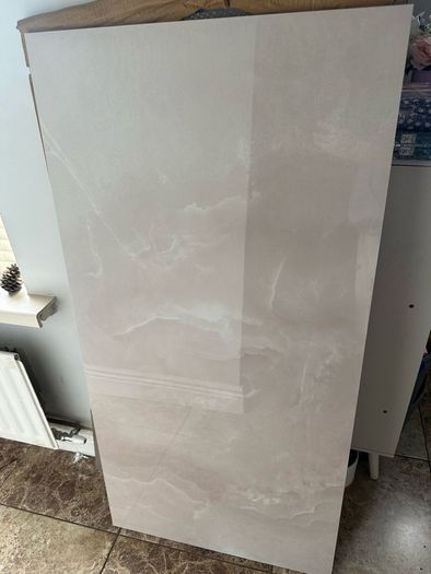 Onyx pink marble-effect porcelain tiles