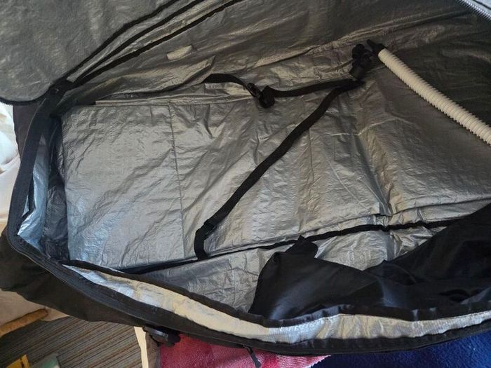 Kitesurf Travel Bag. MYSTIC brand. Very good condition. with wheels