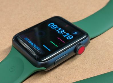 APPLE Watch Series 3 GPS LTE (Cellular) A1891- 42MM Black Aluminum Case with Green Band