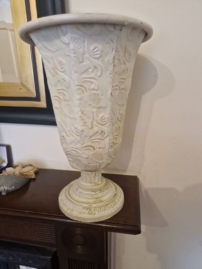 metal urn