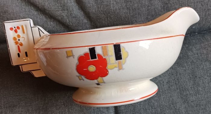 Art Decco Sauce boat/ Homeleigh Ware