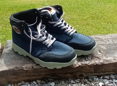 Savage Sneaker Wading Sneakers