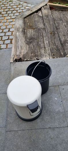 pedal bin
