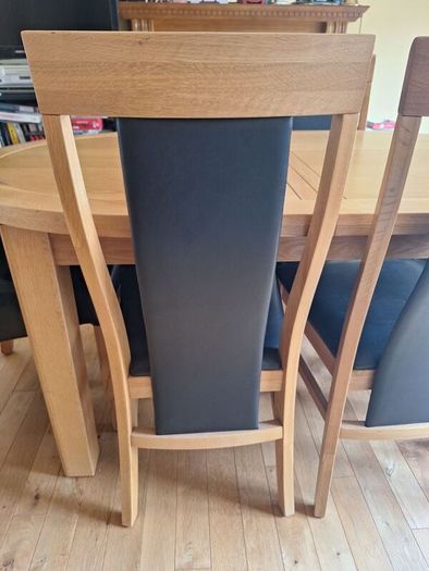Extendable Dining Table and Six Chairs