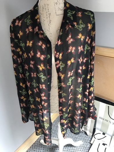 Butterfly print ladies blouse, fab on over skinny jeans