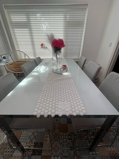 table & chairs