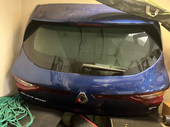 16 megane boot lid