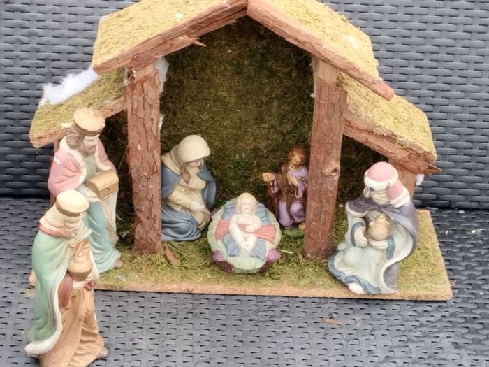 Lovely Crib with small isues