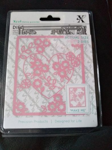 Xcut heart & flowers design die 2 piece