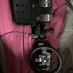 Logitech G923 steering wheel and pedals
