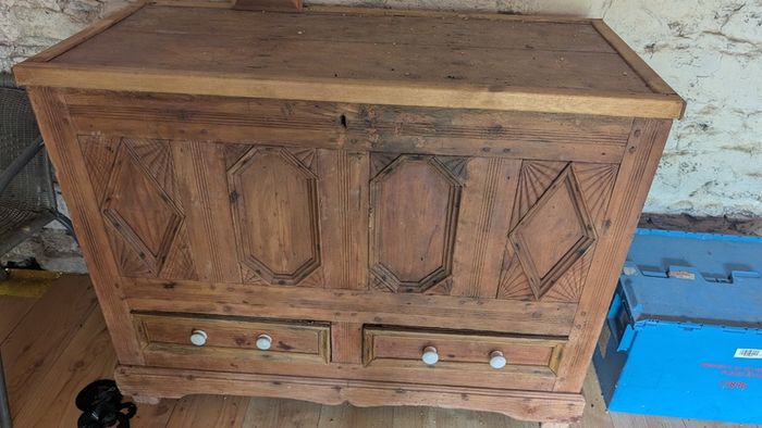 Antique Linen chest