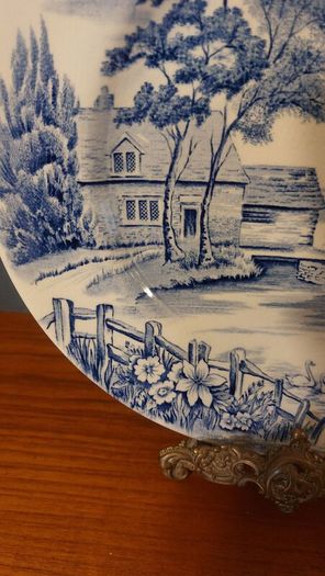 Fabulous Vintage Arklow Pottery Blue and White 9 Inch Wall Plate in an Classic Style Landscape Pattern with a Country Scene