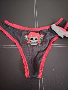 Women Underver