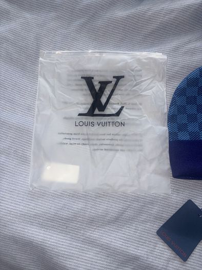 lv hat