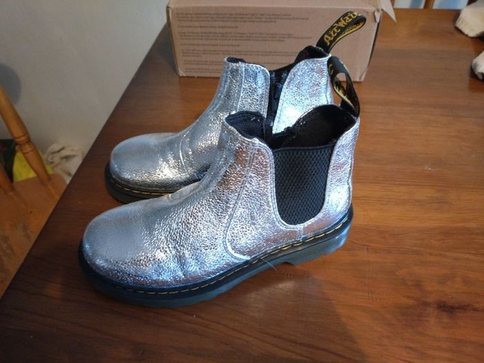 Dr Martens Youth 2976 Crinkle Metallic Chelsea Boots Silver UK1