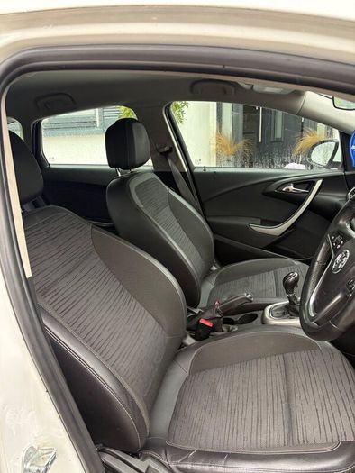 Vauxhall Astra 2014