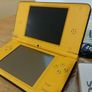 Nintendo DSi XL yellow Image 5