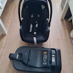 Maxi-Cosi infant car seat with base