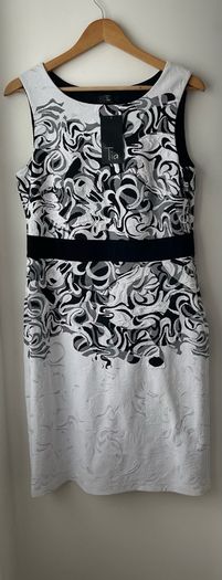 Tia dress black & white dress size 16 New with tags