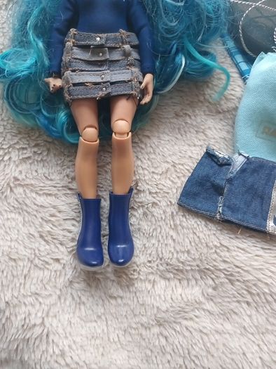 Skylar bradshaw rainbow high doll