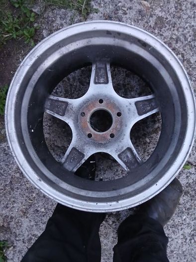 Brock b1 alloy and centre caps