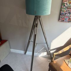 Floor lamp
