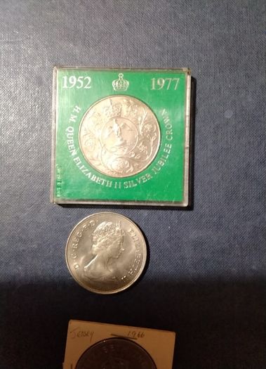 Three   Mint   Crowns