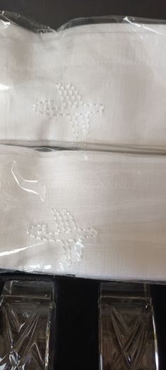 John Rocha crystal napkin rings & Napkins x4.
