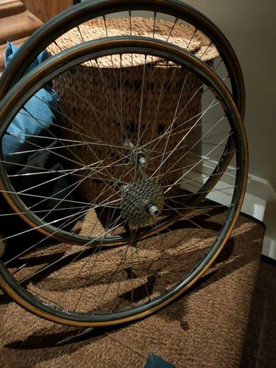 Tubular road bike wheels