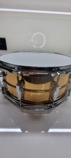 Ludwig Smooth Bronze Vintage Monroe Badge 14 x 6.5 Snare Drum