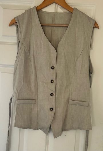 Waistcoat/ trousers Grey in colour size 16