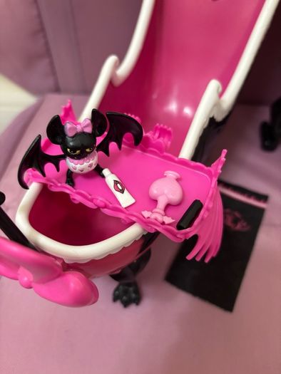 Monster High Doll Draculaura Powder Room Playset Furniture Set