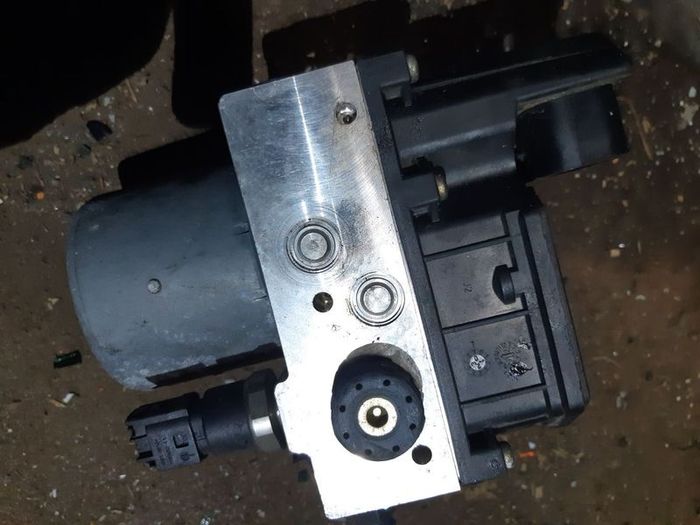 Audi A4 Abs Brake Pump + Module 265950011