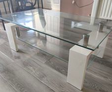 Glass coffee table like new