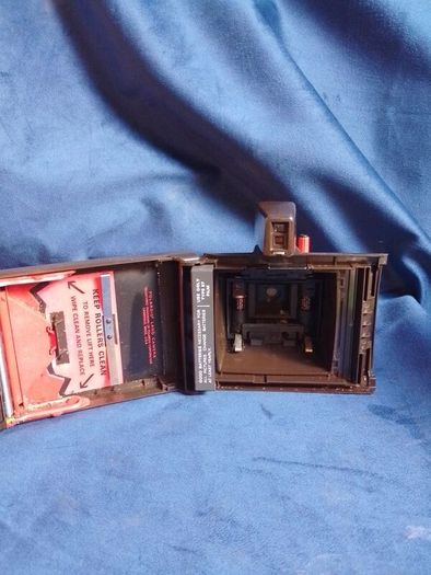 Vintage Polaroid Super Swinger Instant Camera (1970s)