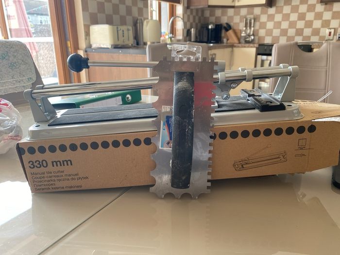 tile cutter