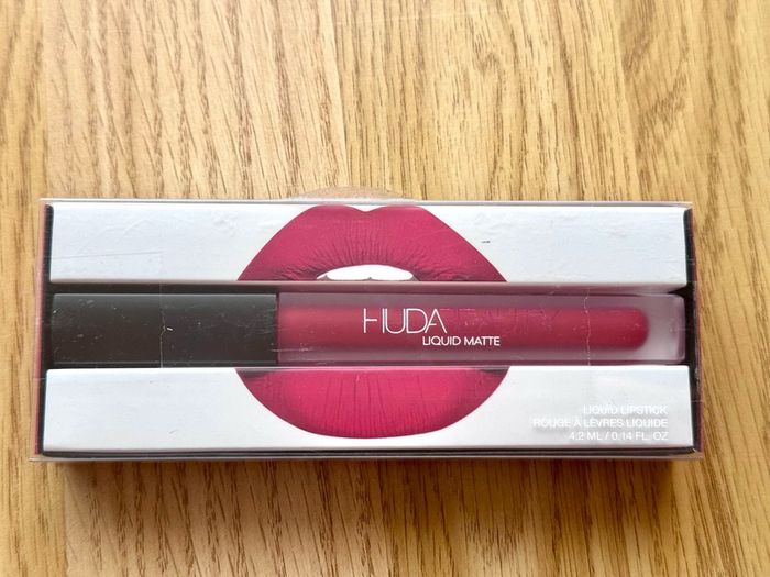 Huda Beauty Liquid Matter Lipstick - Miss America