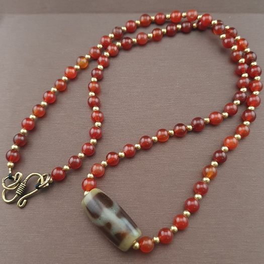 Vintage Treasure Vase Pattern Agate & Carnelian Beads Necklace
