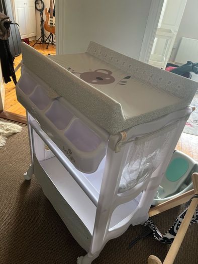 babylo changing unit and bath