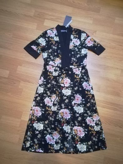 Brand new Vero Moda elegant floral dress