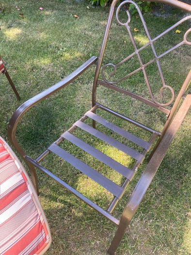 bistro set with cushions