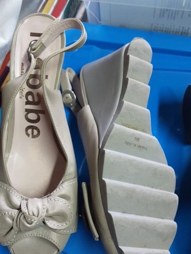 Ladies Shoes sizes 38.5