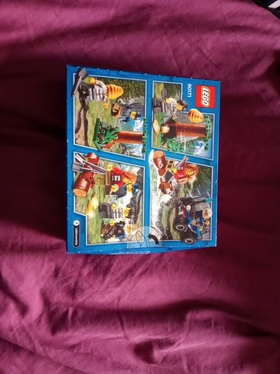 LEGO city 60171 mountain fugitives