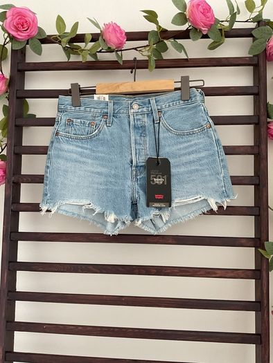shorts Bnwt Levi shorts w28.  501 style