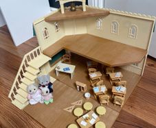 Sylvanian families school with extras
