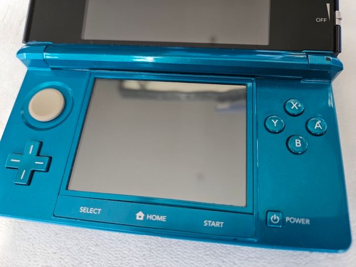 Nintendo 3DS Aqua Blue - CFW Modded - 64GB - Huge Game Collection