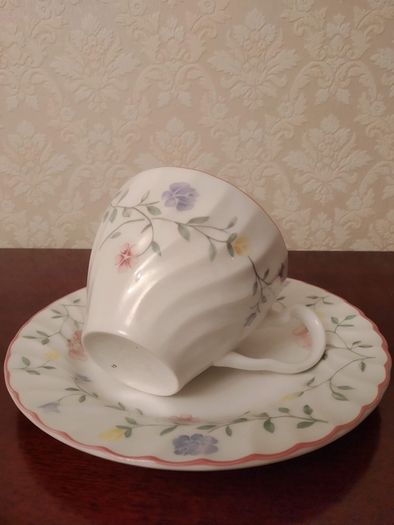 Johnson Brothers Summer Chintz