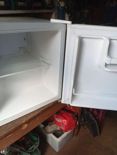 PowerPoint counter top fridge