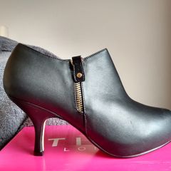 Women's black ankle  boots brand new size 6